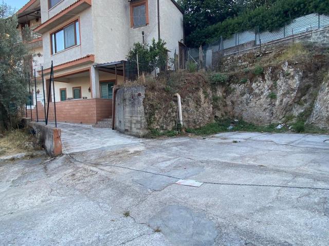 Villetta indipendente in vendita di 310 m² in Via San M. 22, 6