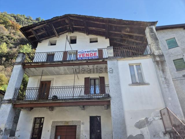 Villetta indipendente in vendita di 310 m² in Via San Colombano