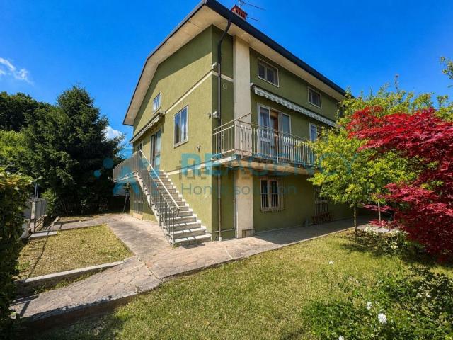 Villetta indipendente in vendita di 310 m² in Via Padova