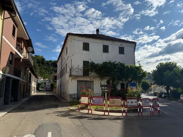 Villetta indipendente in vendita di 310 m² in Via Roma, 20
