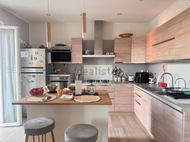 Villetta indipendente in vendita di 310 m² in Via Rebuschini