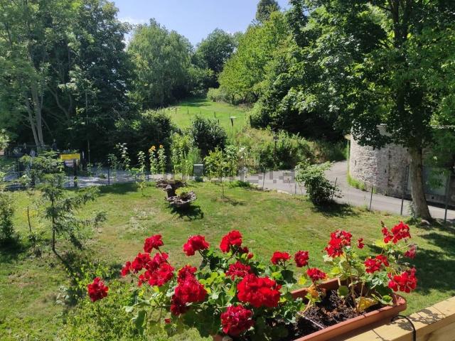 Villetta indipendente in vendita di 310 m² in Via Vararo