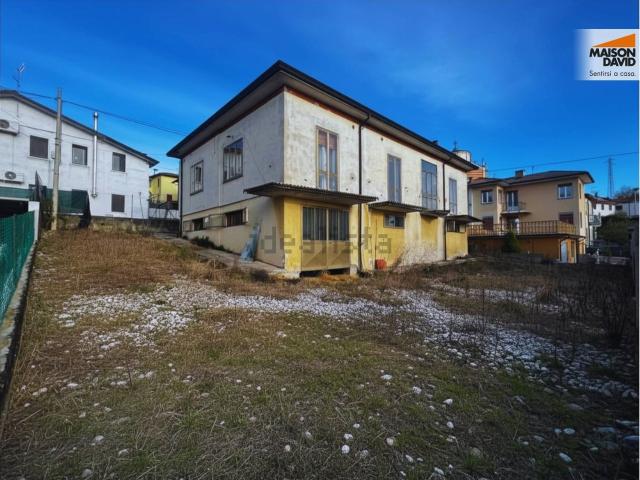 Villetta indipendente in vendita di 310 m² in Via Veneto, 6