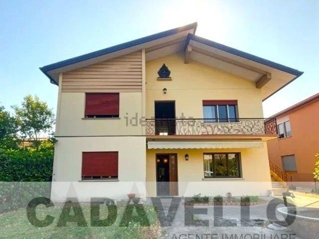 Villetta indipendente in vendita di 310 m² in Piazza Umberto I