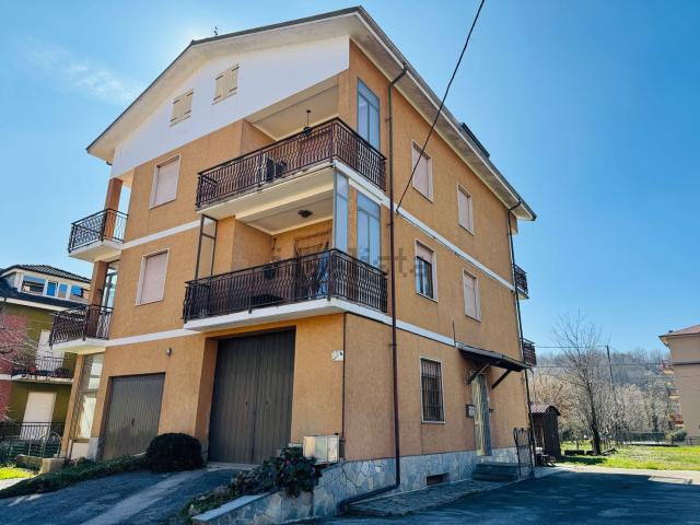 Villetta indipendente in vendita di 311 m² in Via gelsi