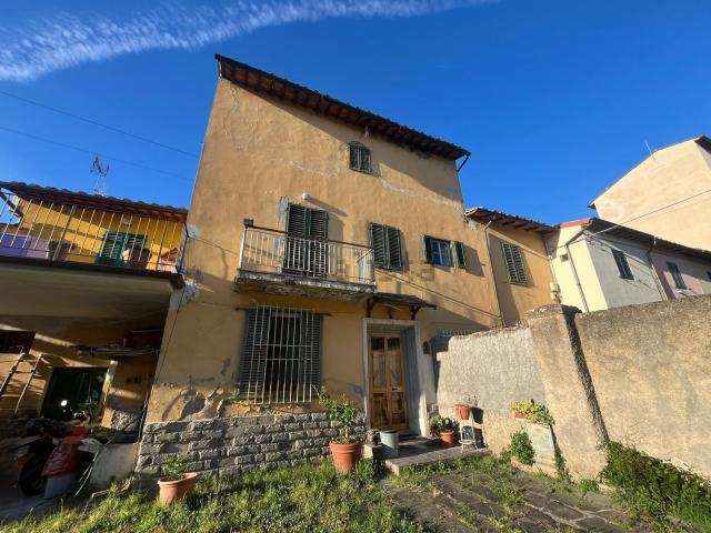 Villetta bifamiliare in vendita di 311 m² in Via dei Mori, 15