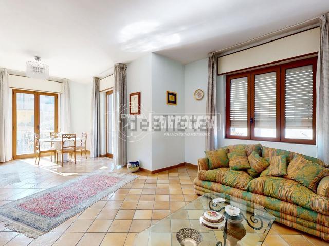 Villetta indipendente in vendita di 311 m² in Viale Europa, 318