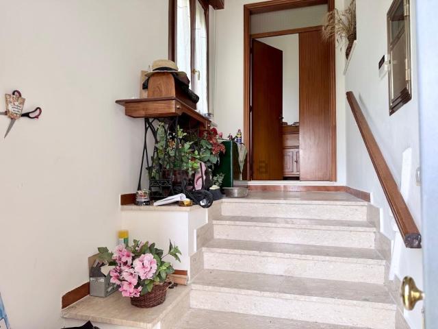 Villetta indipendente in vendita di 311 m² in Località Corbaglioni, 2