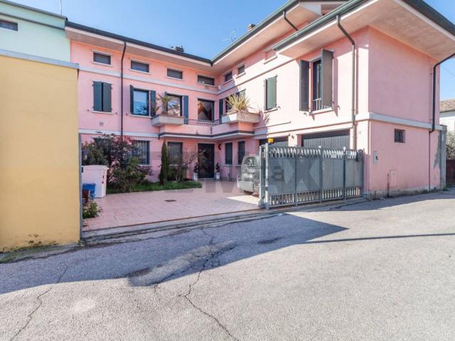 Villetta indipendente in vendita di 312 m²