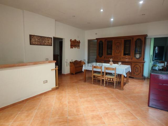 Villetta indipendente in vendita di 312 m² in Via Croce di Badia