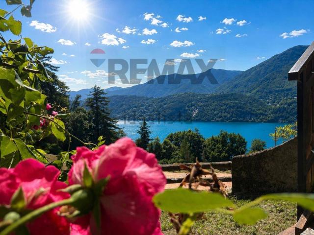 Villetta indipendente in vendita di 312 m² in Via delle Querce, 500
