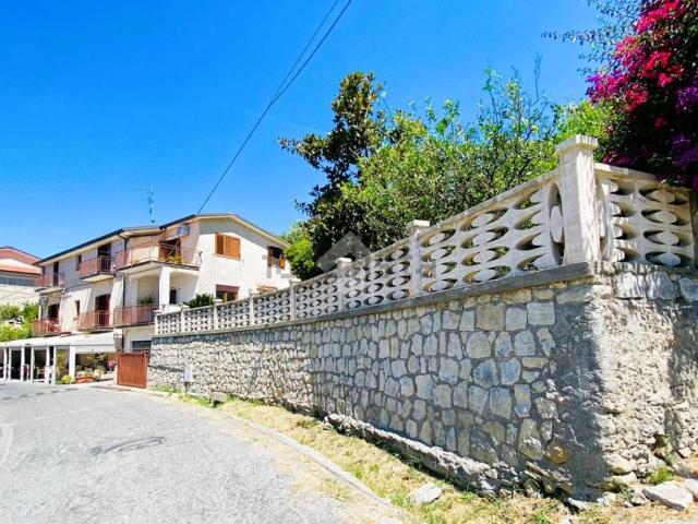 Villetta indipendente in vendita di 312 m² in Via S. Croce