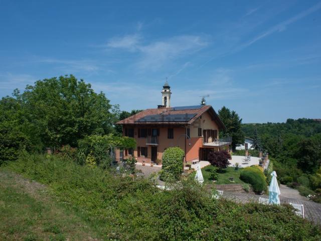 Villetta indipendente in vendita di 313 m² in Via G. Garretti di Ferrere, 4