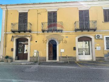 Villetta indipendente in vendita di 313 m² in Via Regina Elena, 11