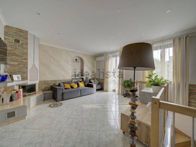 Villetta indipendente in vendita di 313 m² in Via Vistrorio, 85