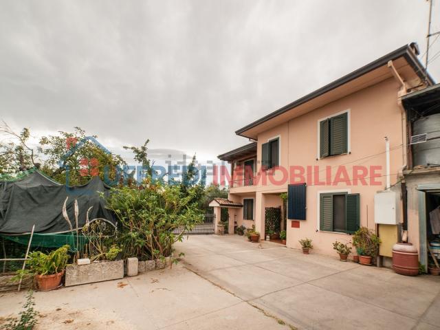 Villetta indipendente in vendita di 315 m² in Via Campo Isabella, 26