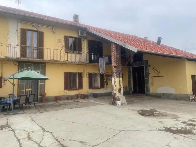Villetta indipendente in vendita di 315 m² in Via Mazzini