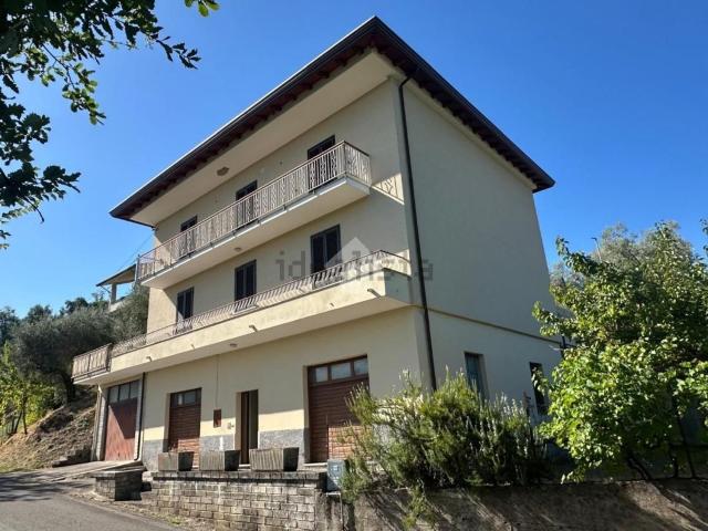Villetta indipendente in vendita di 315 m² in Via Madonna Delle Grazie