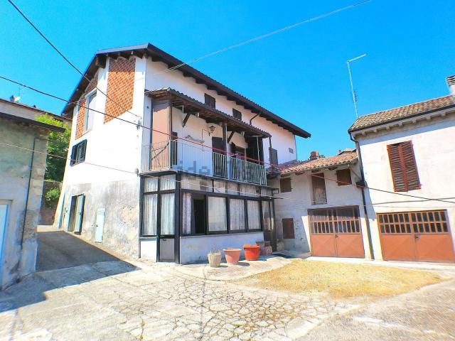 Villetta indipendente in vendita di 315 m² in Via Roma