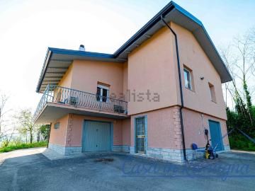 Villetta indipendente in vendita di 315 m² in Via Valle