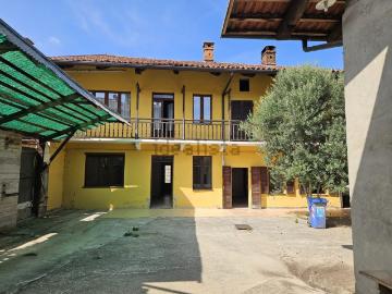 Villetta indipendente in vendita di 315 m² in Corso Industria