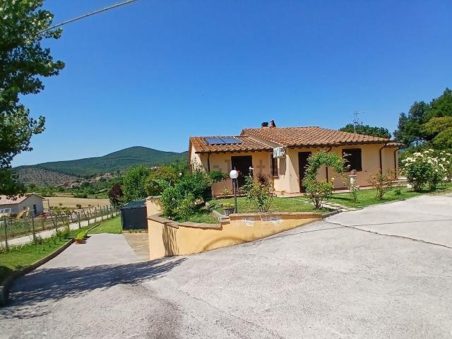 Villetta indipendente in vendita di 315 m² in Strada di San Cristoforo