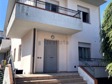 Villetta indipendente in vendita di 316 m² in Via Giulio Pastore
