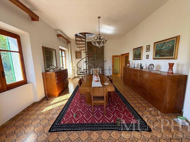 Villetta indipendente in vendita di 316 m² in Via Roma, 31