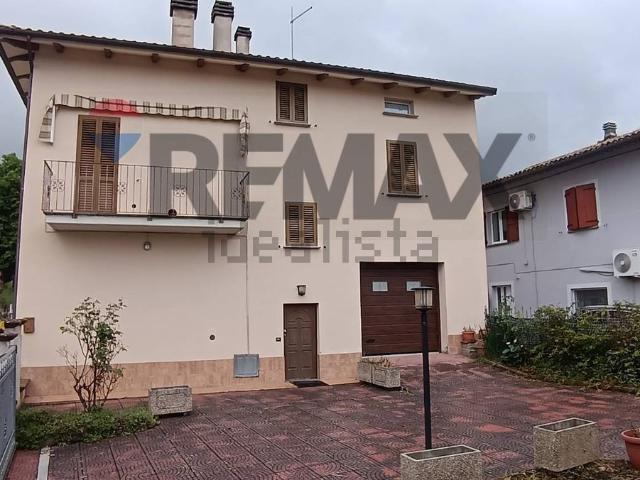 Villetta indipendente in vendita di 316 m² in Frazione Rigali, 3