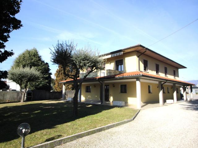Villetta indipendente in vendita di 317 m²
