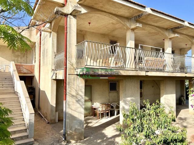 Villetta indipendente in vendita di 317 m² in Contrada Pescazze