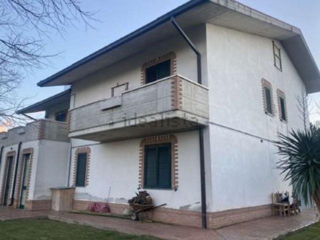 Villetta indipendente in vendita di 317 m² in Contrada Poggioragone, 9