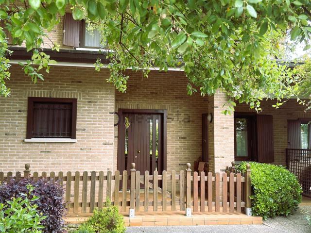 Villetta indipendente in vendita di 318 m²