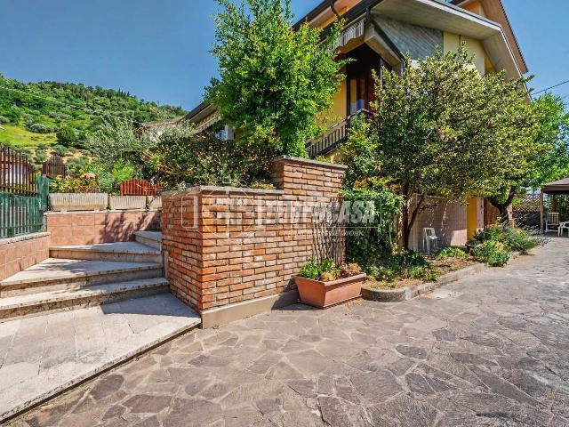Villetta indipendente in vendita di 318 m² in Via Gian Battista Cantagalli, 14