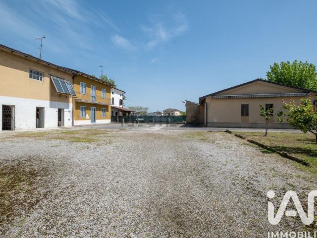 Villetta indipendente in vendita di 318 m² in Via Tezze