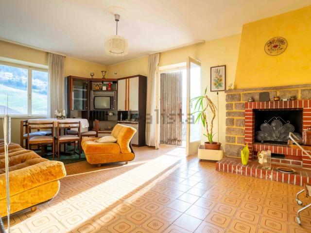 Villetta indipendente in vendita di 318 m² in Frazione Grunwald, 124