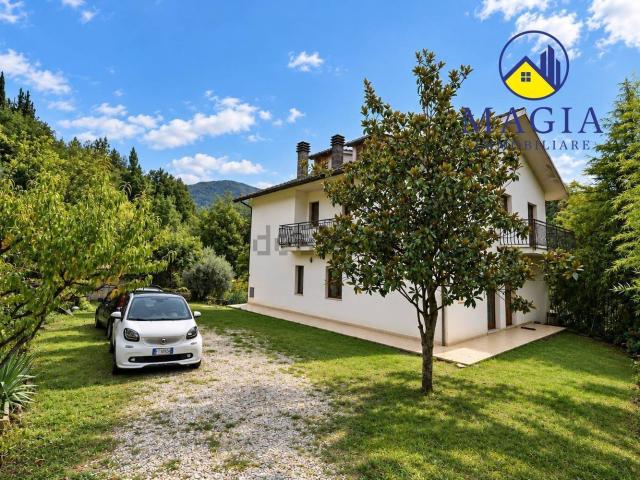 Villetta indipendente in vendita di 320 m²