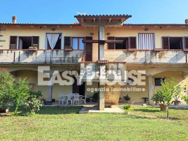 Villetta indipendente in vendita di 320 m² in Frazione Campogialli