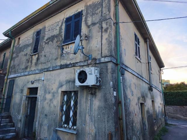 Villetta indipendente in vendita di 320 m² in Via Cento Tetti
