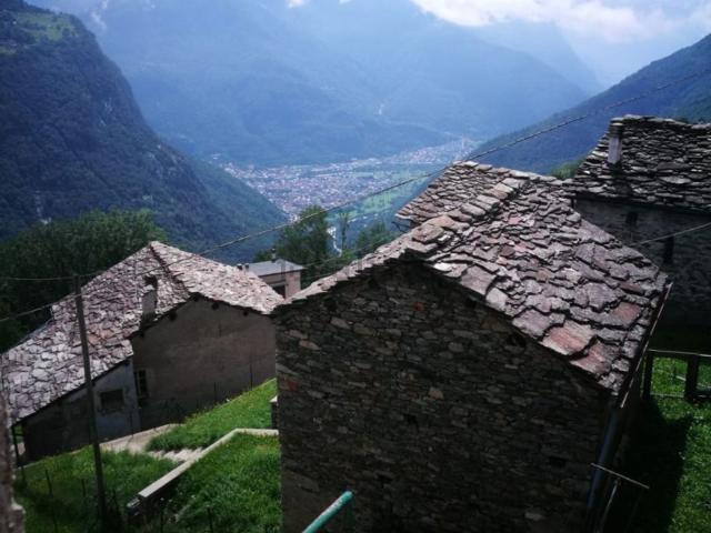 Villetta indipendente in vendita di 320 m² in Via Centro