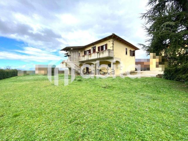 Villetta indipendente in vendita di 320 m² in Via Ghibellina
