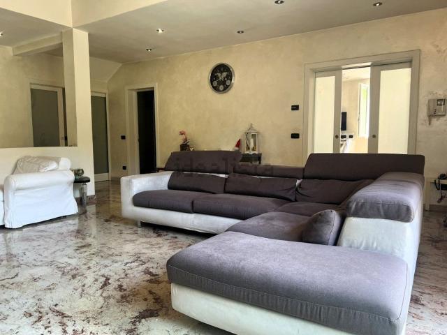 Villetta indipendente in vendita di 320 m² in Via Giuseppe Mazzini