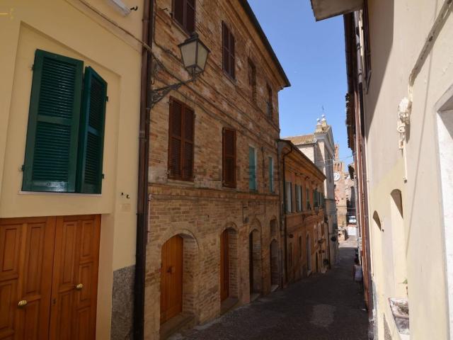 Villetta indipendente in vendita di 320 m² in Via del Cavaliere, 12