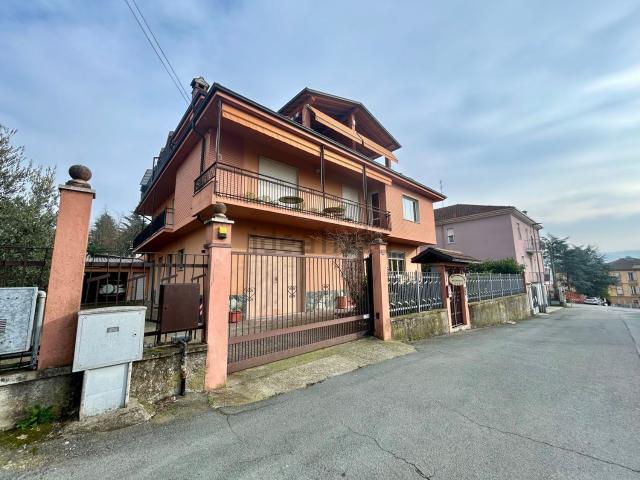 Villetta indipendente in vendita di 320 m² in Via Ferdinando Magellano, 10