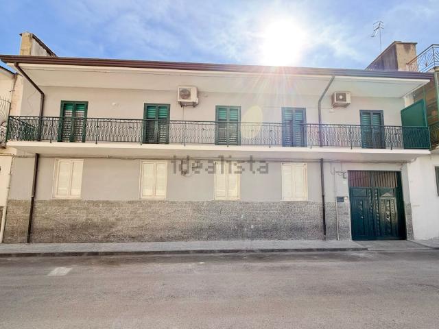 Villetta indipendente in vendita di 320 m² in Via Fratelli Cervi