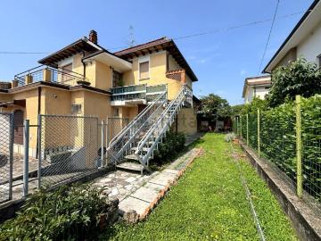 Villetta indipendente in vendita di 320 m² in Via IV Novembre, 2
