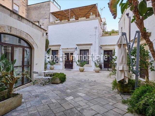 Villetta indipendente in vendita di 320 m² in Via Ottavio Scalfo