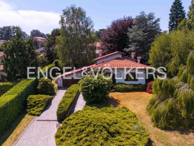 Villetta indipendente in vendita di 320 m² in Via Mulini Grassi, 33