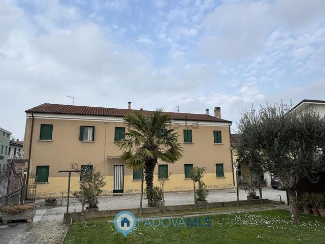 Villetta indipendente in vendita di 320 m² in Via Sette Martiri