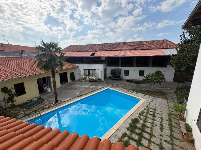Villetta indipendente in vendita di 320 m² in Via Silvio Pellico, 11